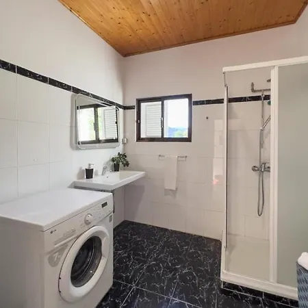 Gasthof Guestready - Sea View - B Machico (Madeira)